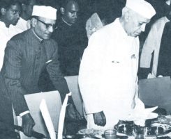 Pundit Jawaharlal Nehru, First Prime Minister of India and Dr. Ramnath Podar at Dinner at Podar House, Jaipur (1963).