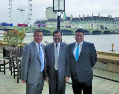 Mr. Alok Sharma, Member of Parliament
for Reading West and the Prime Minister’s
Infrastructure Envoy to India, Mr. Kishan
Devani, Deputy Chairman of the Conservative
Party, London Assembly along with Mr. Rajiv
Podar at the House of Parliament, London
